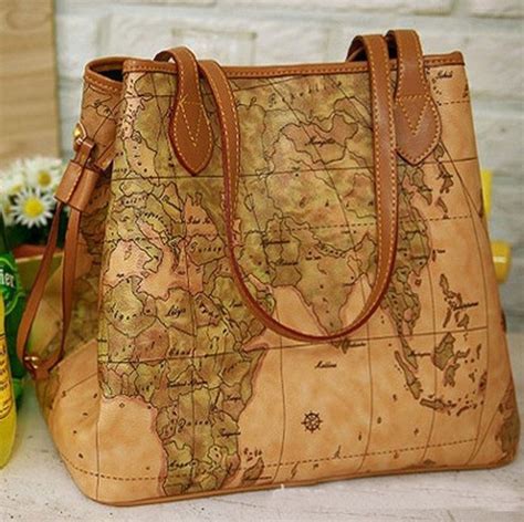 purse black map